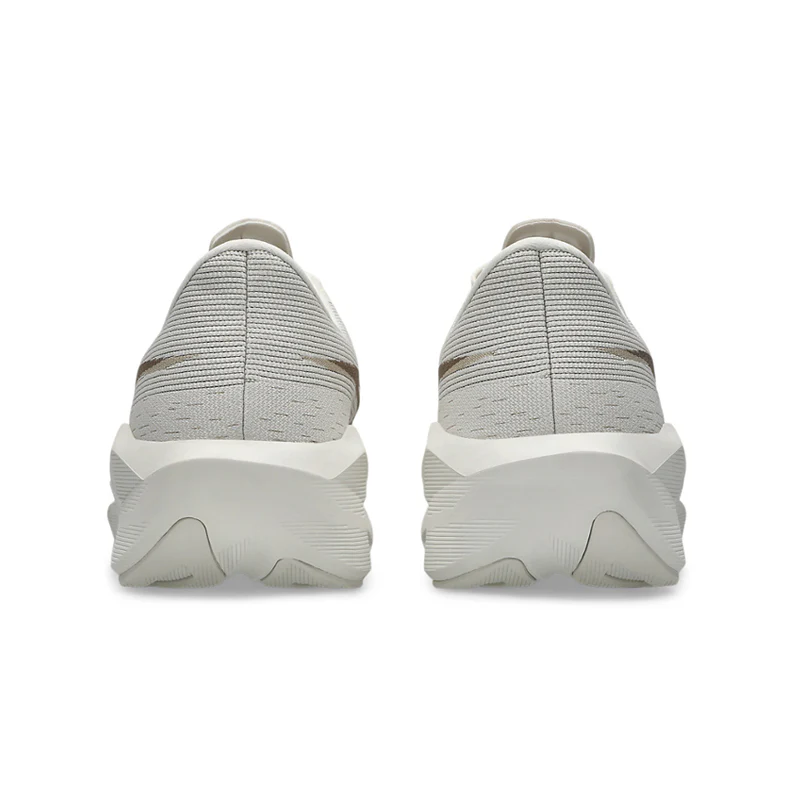 Men's Novablast 6 Soft Oat/Greige - Image 6